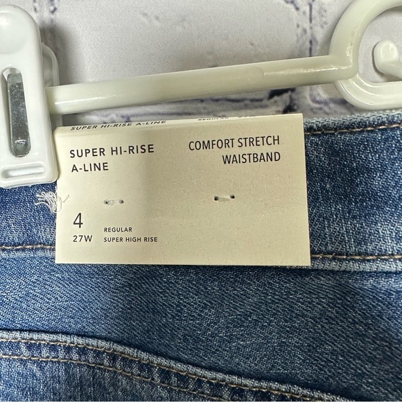 American Eagle Outfitters Distressed Blue Mini Skirt Size 4 - Picture 3 of 3